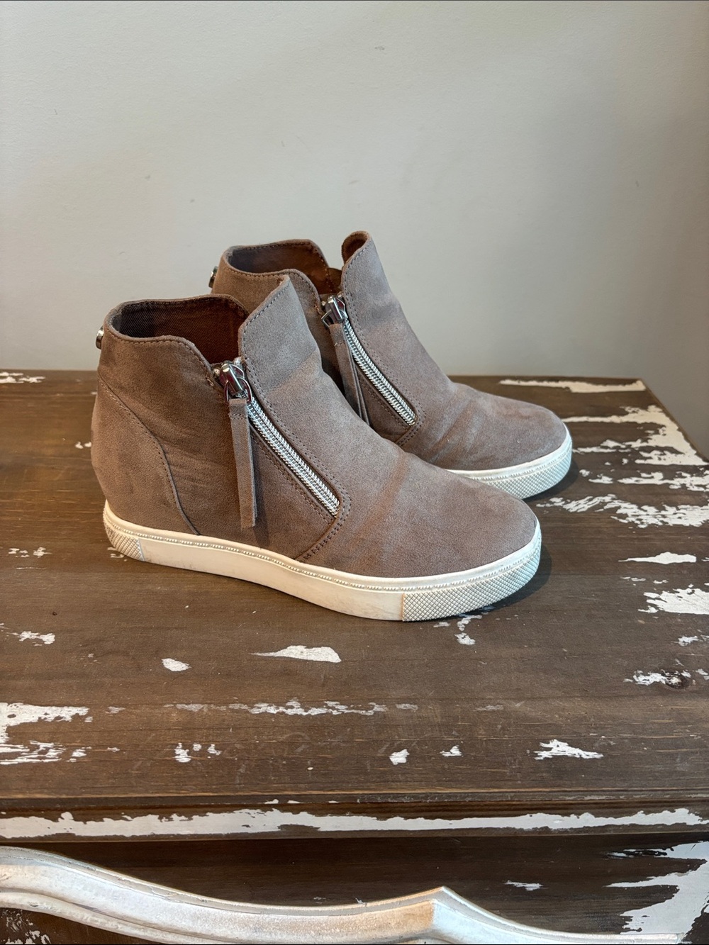 Steve Madden Taupe Suede Kids Zip Ankle Boots